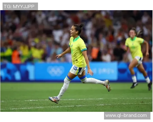 巴塞罗那女足在巴黎的组织活动与欧洲对决前的预备